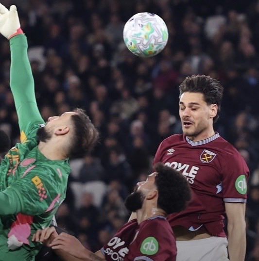 madwhu's tweet photo. Get in there COYI ⚒️⚒️⚒️⚒️⚒️ https://t.co/ocr2kxUr9D