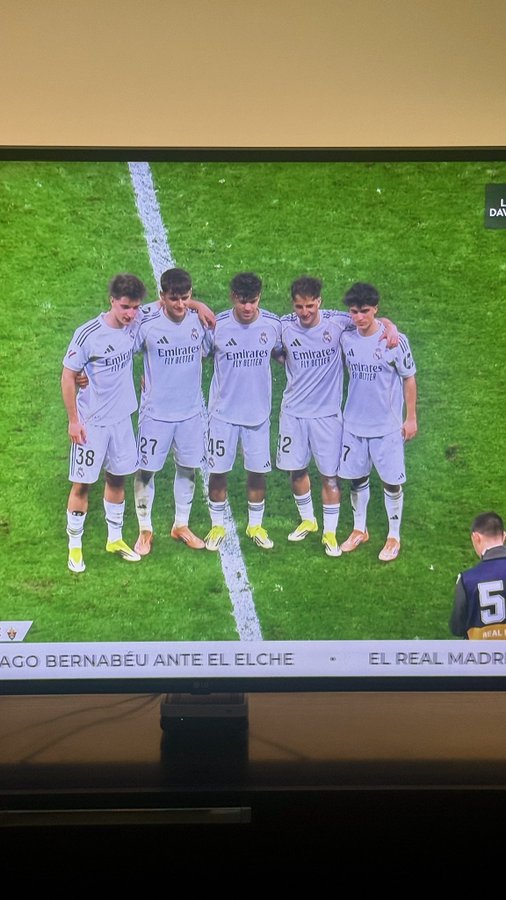 Lo único que le pido a los canteranos del Madrid, es que se corten el pelo cada uno de una forma diferente para poder identificarlos.