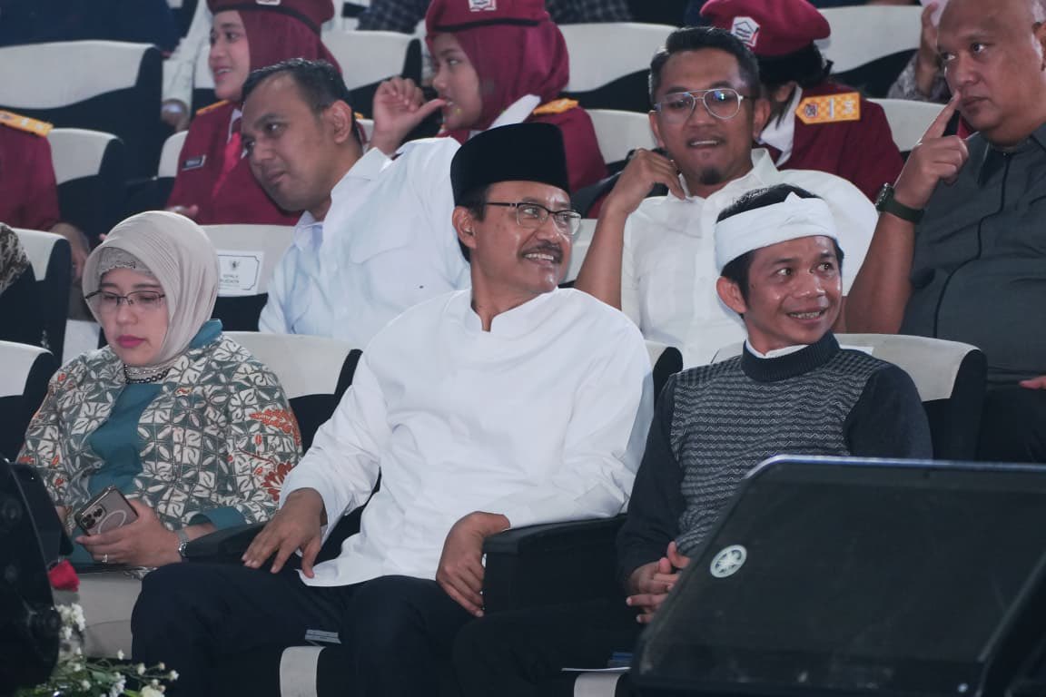 KemensosRI's tweet photo. Menteri Sosial Saifullah Yusuf (Gus Ipul) menegaskan bahwa pemeringkatan desil dalam Data Tunggal Sosial Ekonomi Nasional (DTSEN) sepenuhnya dilakukan oleh Badan Pusat Statistik (BPS) menggunakan pendekatan ilmiah berbasis statistik. https://t.co/u6PFSmpakH