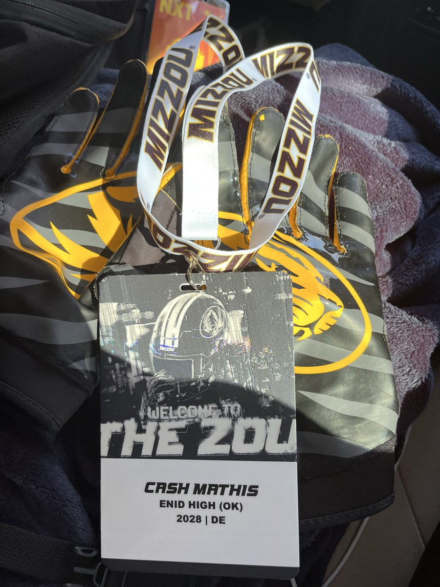 Cash Mathis- 6’’4”~265# Class of 2028 tweet media