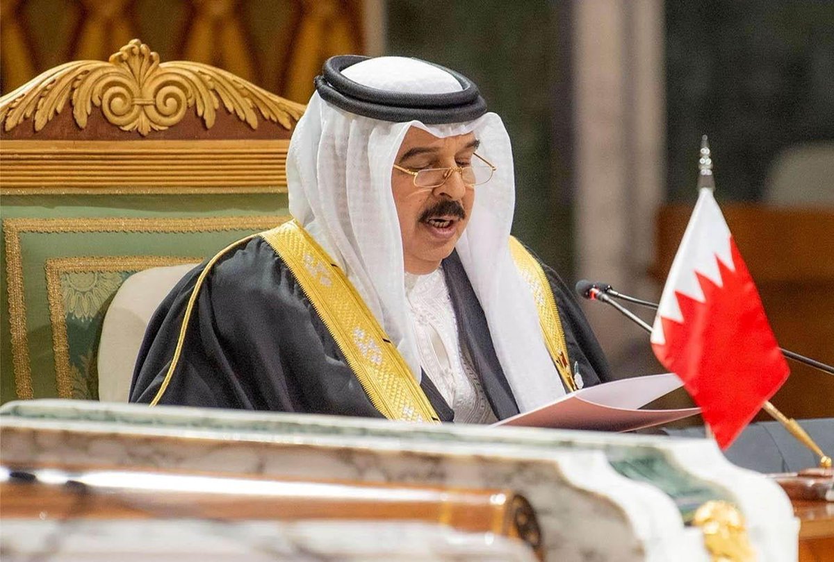 NewsAlgebraIND's tweet photo. BIG BREAKING 🚨 Bahrain arrests 6 people for supporting Iran. 5 from Pakistan, 1 from Bangladesh. Bahrain didn't think twice. https://t.co/gjjidCj15E
