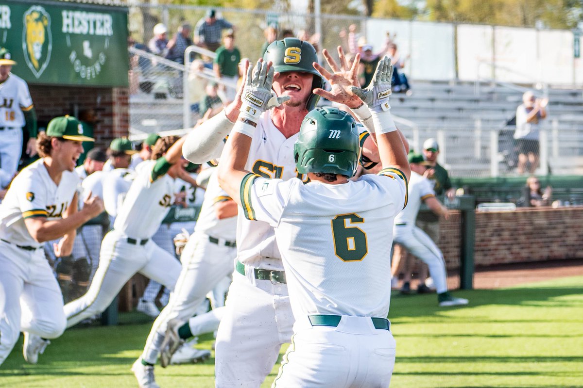 LionUpBaseball's tweet photo. WALK OFFFF!!!!

#LionUp https://t.co/jj7PckP0GO