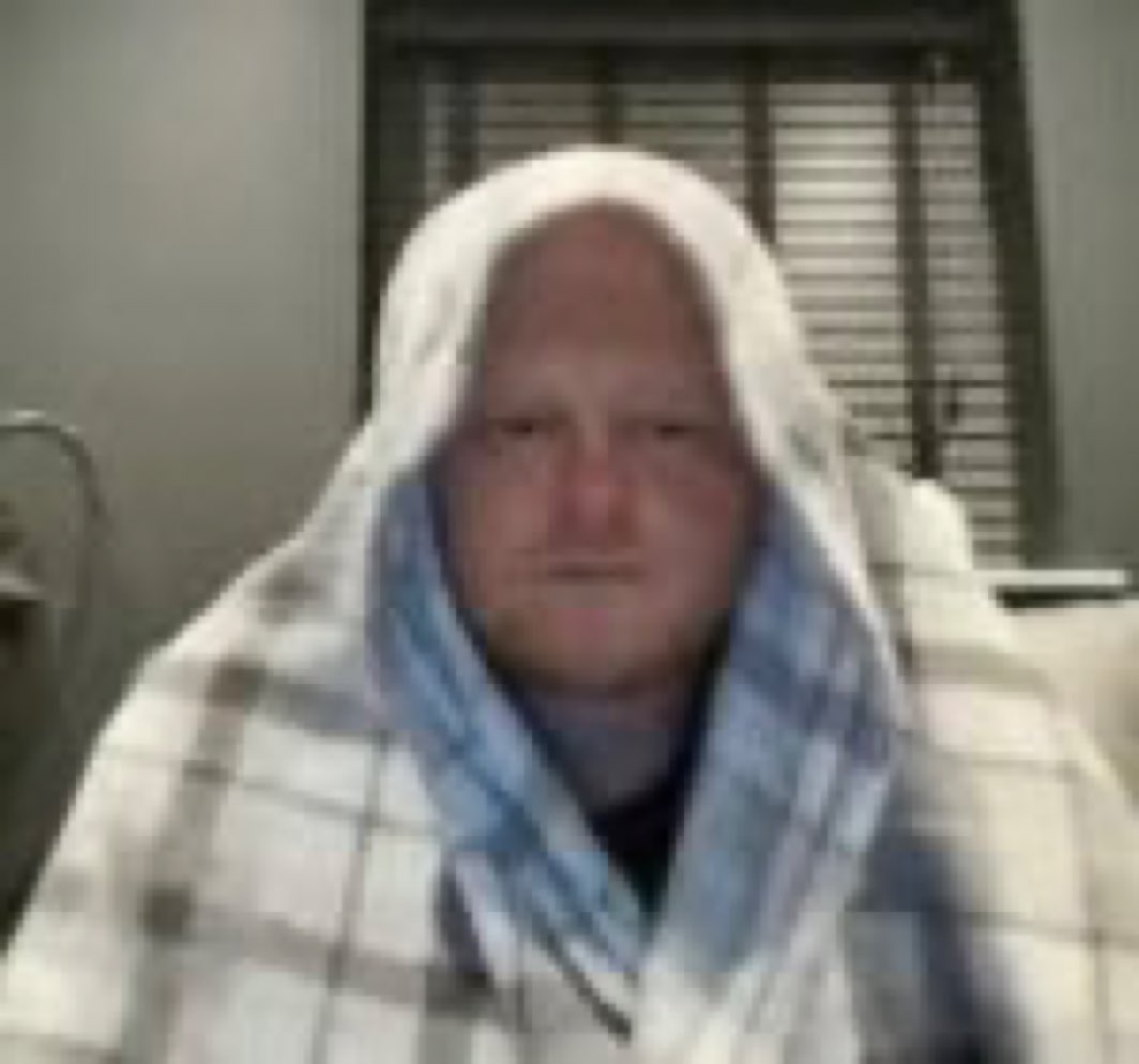 Bruvva Steve just got back from mosque to see his team lose the league tonight . Mashallah bruvva ✊🏾