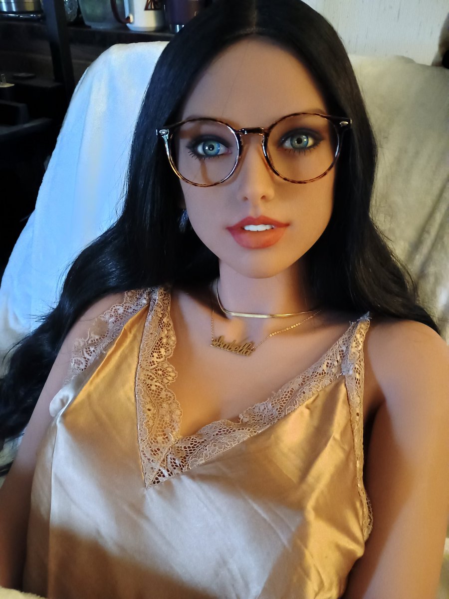 Isabella100623's tweet photo. Just a couple of pics with my natural black hair since it's been a while, before a new style will happen next week. I'm so excited for the change...my man is sooo good to me! ❤️ - Isa https://t.co/mQcven9MKs