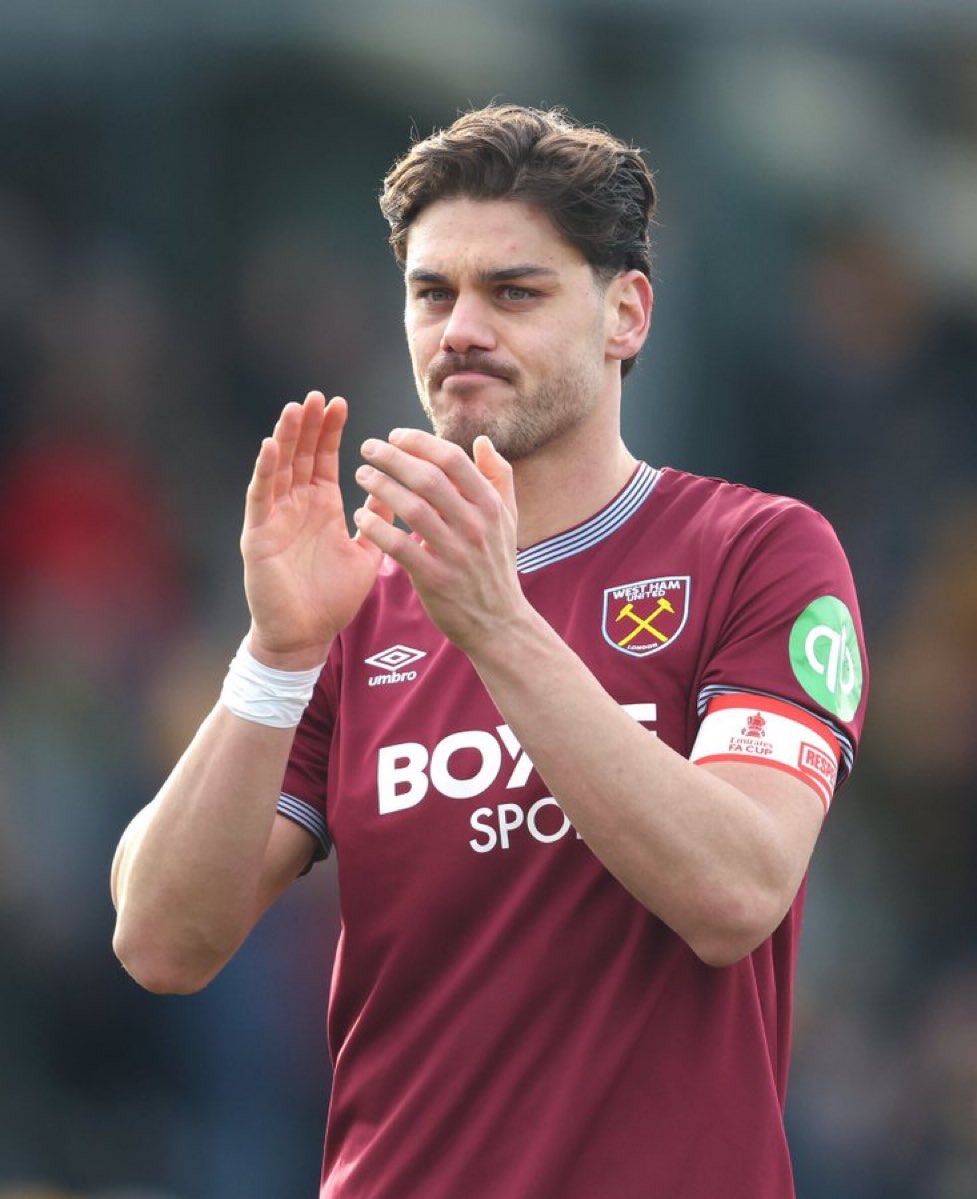 WH Fan Place tweet media