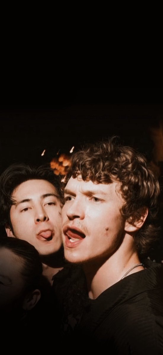 lockscreen ✨ tweet media