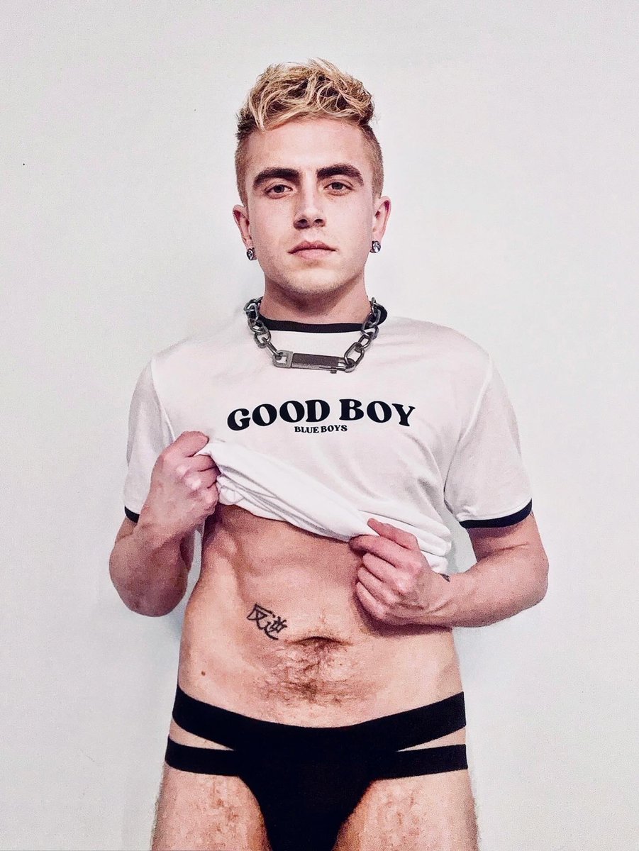 theoffxxx's tweet photo. Goodest pig boy 🖤🥵 https://t.co/HLHCdKaMjD