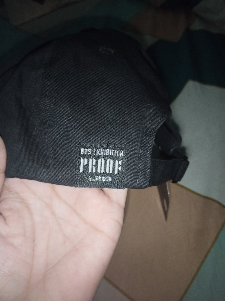 DevinaRamadhin1's tweet photo. WTS kinda urgent🙏

Ballcap merch bts exhibition Proof in jakarta
💸200k (not being use, cuma dicoba doang) 
❌admpack
🏠Bandung

tag. bts, WTS bts, proof, ballcap https://t.co/hqQ23Mjkts