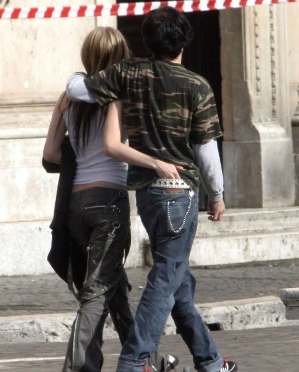 Rogue Fashion tweet media