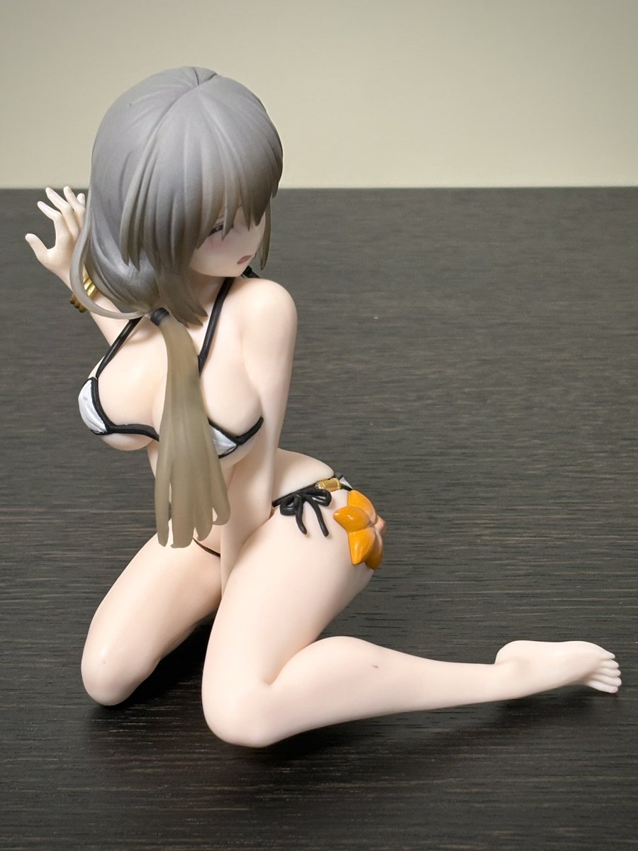 宇崎ちゃんは遊びたい！ω Desktop Cute フィギュア 宇崎月 ～浜辺で水着ver.～を開封致しました😄

作品は観てないけどフィギュアは毎回獲っているシリーズ😆

もうね何がとは言いませんが色々収まりきってないですね😅