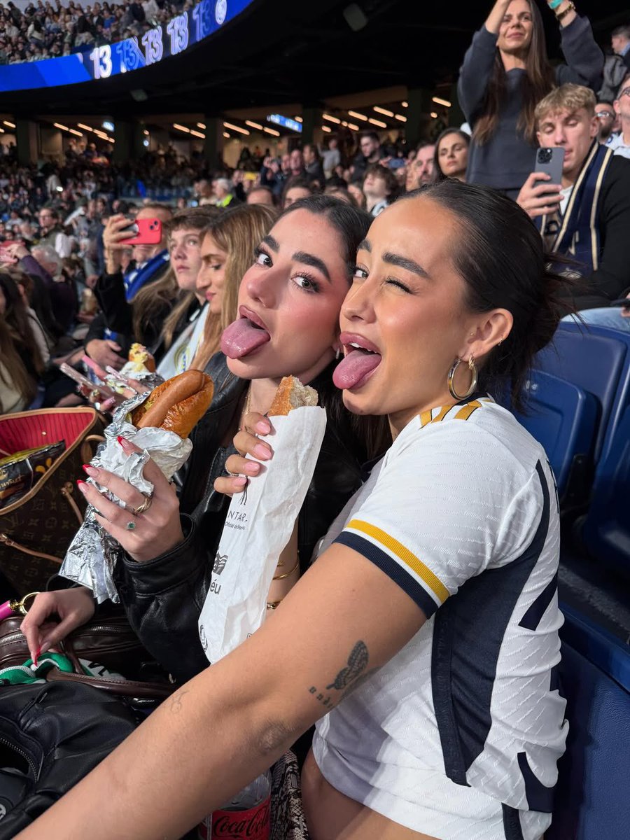 jonsnowgay tweet media