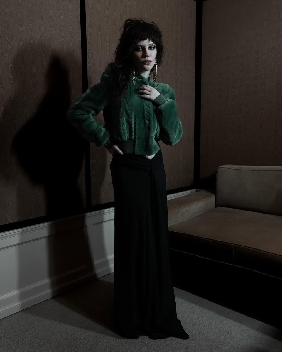 Sophie Thatcher Archive tweet media