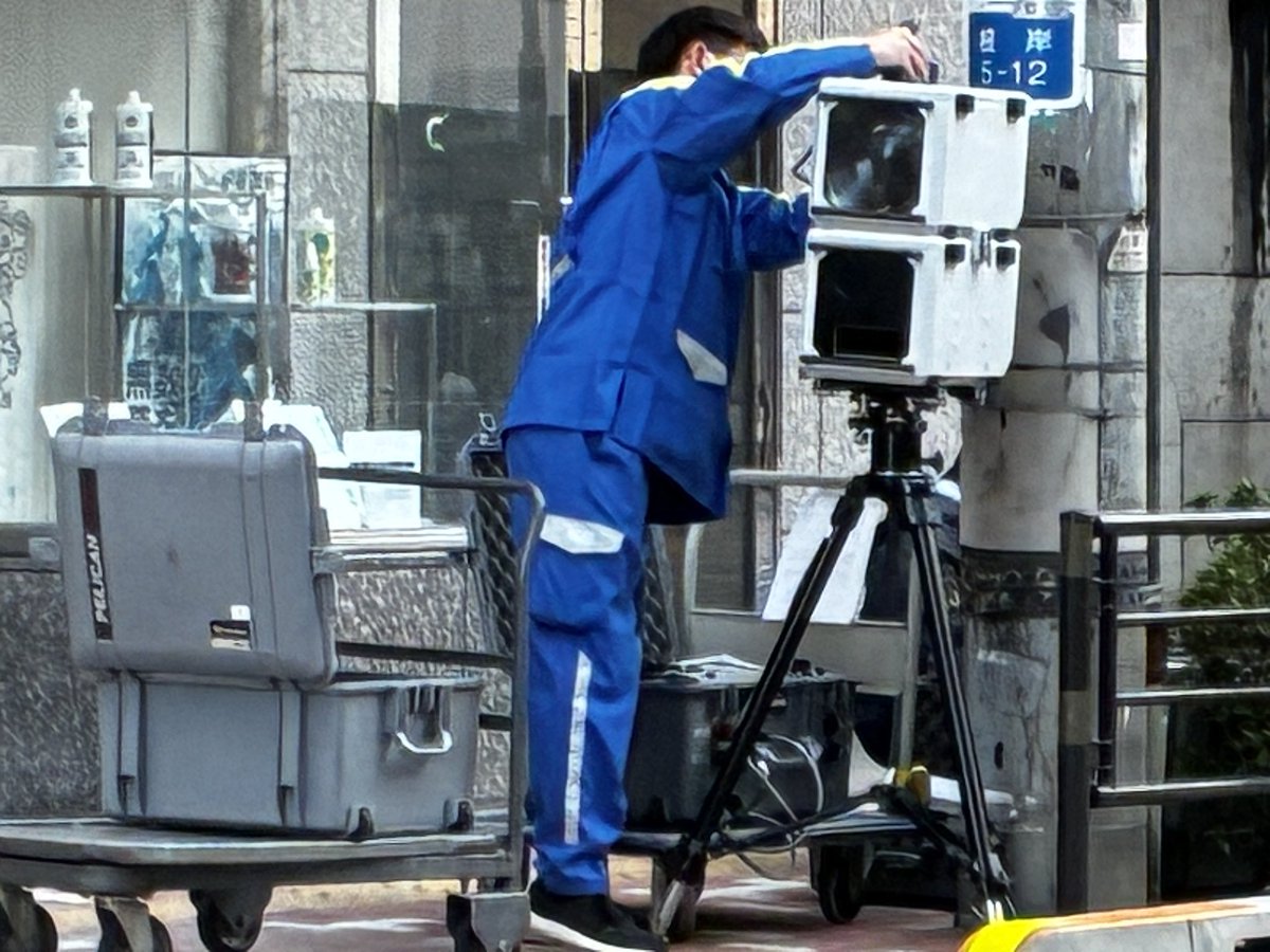 ikenohira's tweet photo. 自分は速いクルマを撮ってきた人生なんだけど、それもこういう機械に変わっていくのかねえ‥‥💦
＃自動速度取り締まり機　＃移動オービス https://t.co/1PvLvdTkSQ