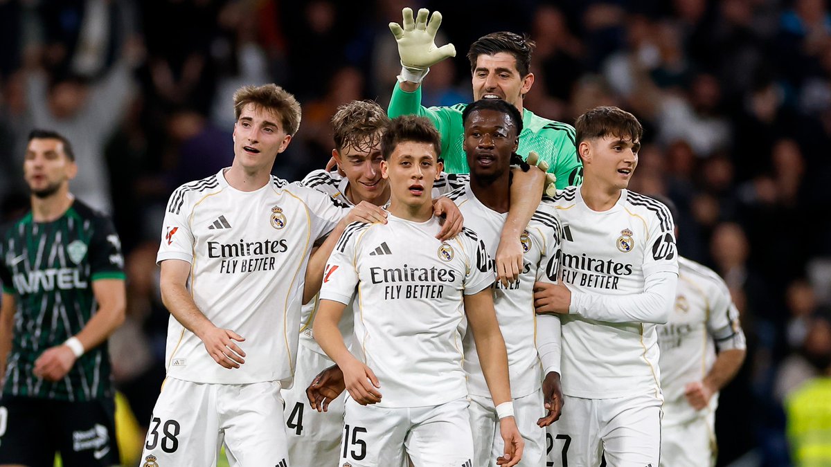 realmadrid's tweet photo. 👏 ¡Un golazo de Güler desde su campo corona la victoria ante el Elche!
