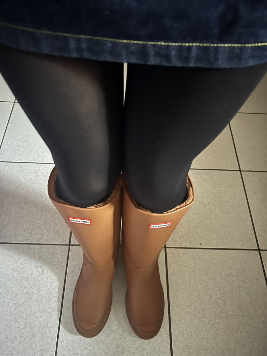 cloud77889900's tweet photo. Hunter x killing eve boots are very beautiful.😍🥰🤗 https://t.co/qmOGCk8J0a