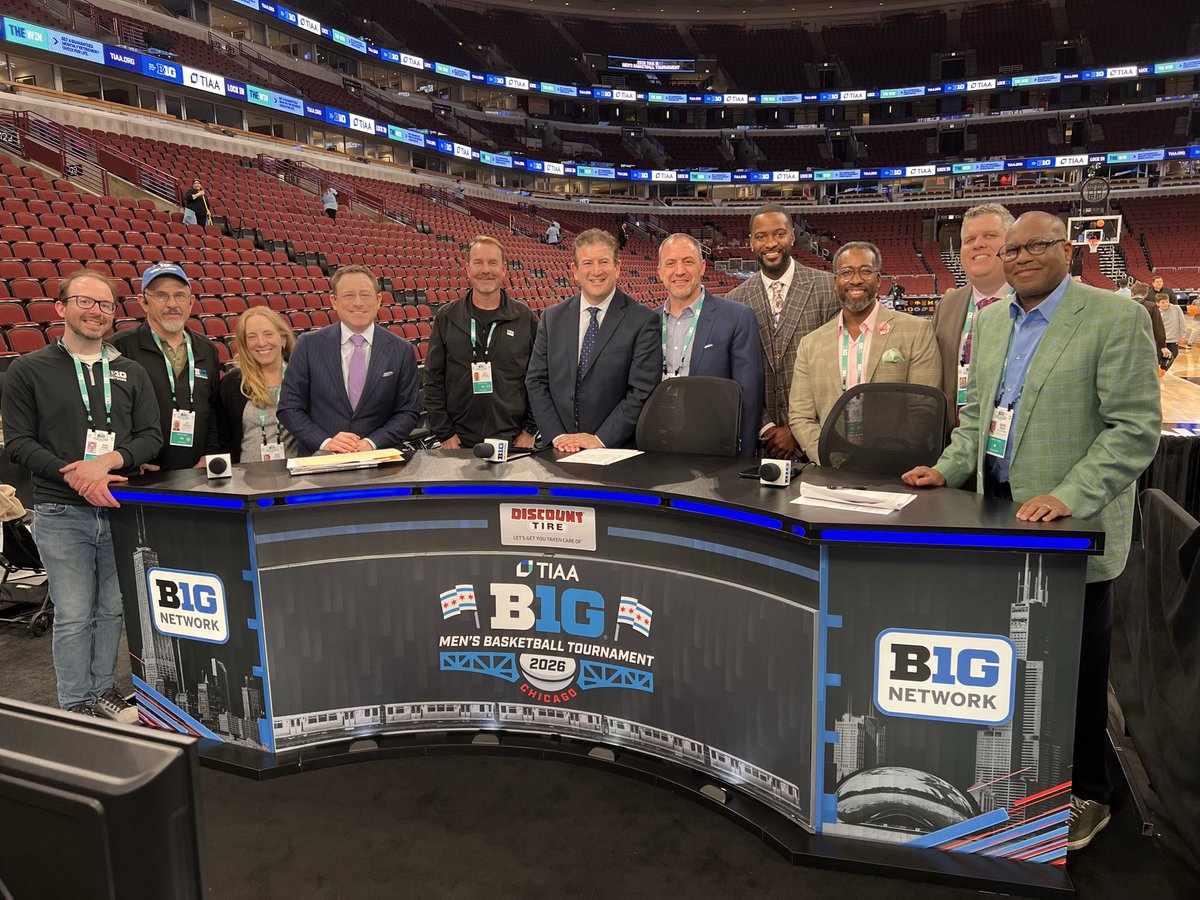 BTNDaveRevsine's tweet photo. A wrap for me from United Center

Such a thrill to host this tournament every year on @BigTenNetwork 

This is the truly amazing crew that kept our studio production humming all week

See you for our bracket breakdown tomorrow with @RaphealDavis3 and @tsnmike https://t.co/aSdr7tAgLX
