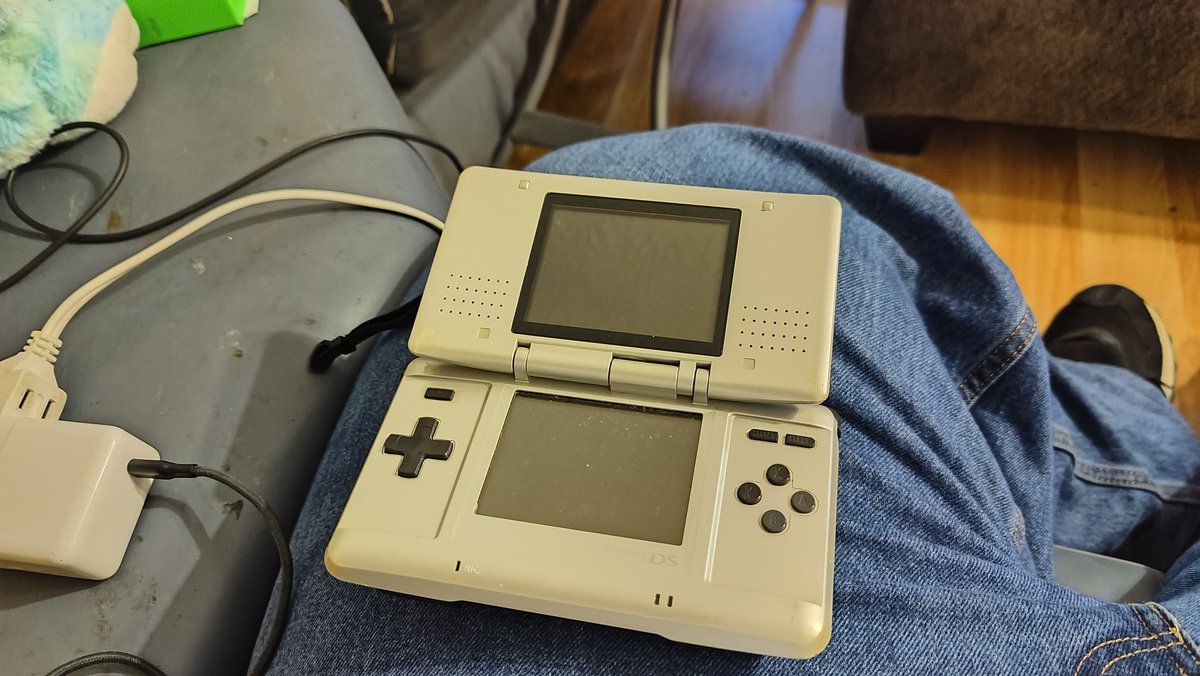 Jon Davies tweet media