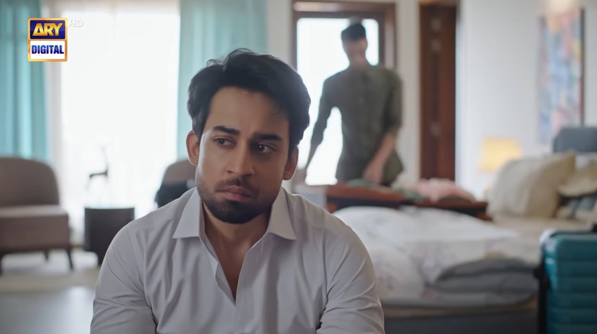 This scene has my heart with ost🥹kamyar seeing pics on ayra book deep down he knw its too late let i cant force her to come for sake of it.
PS Ye offscreen pics onscreen kesay hoge😆
#MeriZindagiHaiTu
#BilalAbbasKhan
#KamyarSohail