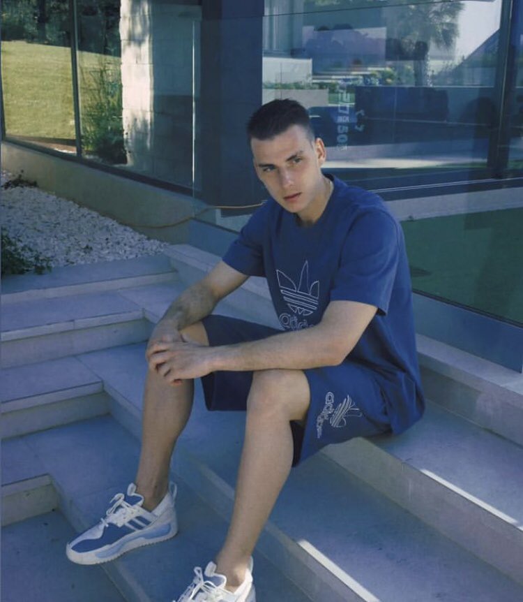 SeputarMadrid's tweet image. Ya, makasi. #staycool