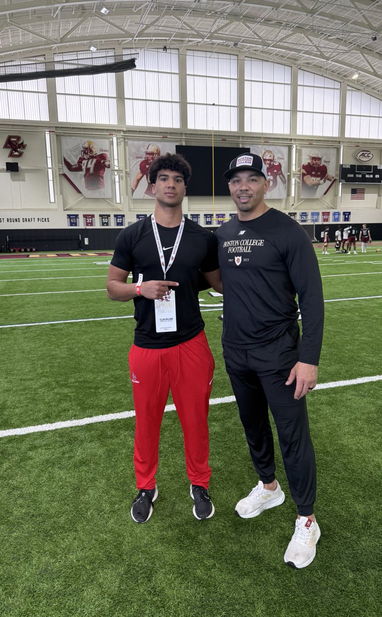 Thank you <a href="/CoachDailey_A6O/">Joe Dailey</a> for inviting me out to see the team work in person, I loved seeing what Boston College was about! <a href="/Coach_JDiBiaso/">Jonathan DiBiaso</a> <a href="/FBCoachOB/">Dan O'Brien</a> <a href="/Bostoncollegefb/">Boston College FB</a> <a href="/Bryan_Ault/">Bryan Ault - Midwest Scout</a>