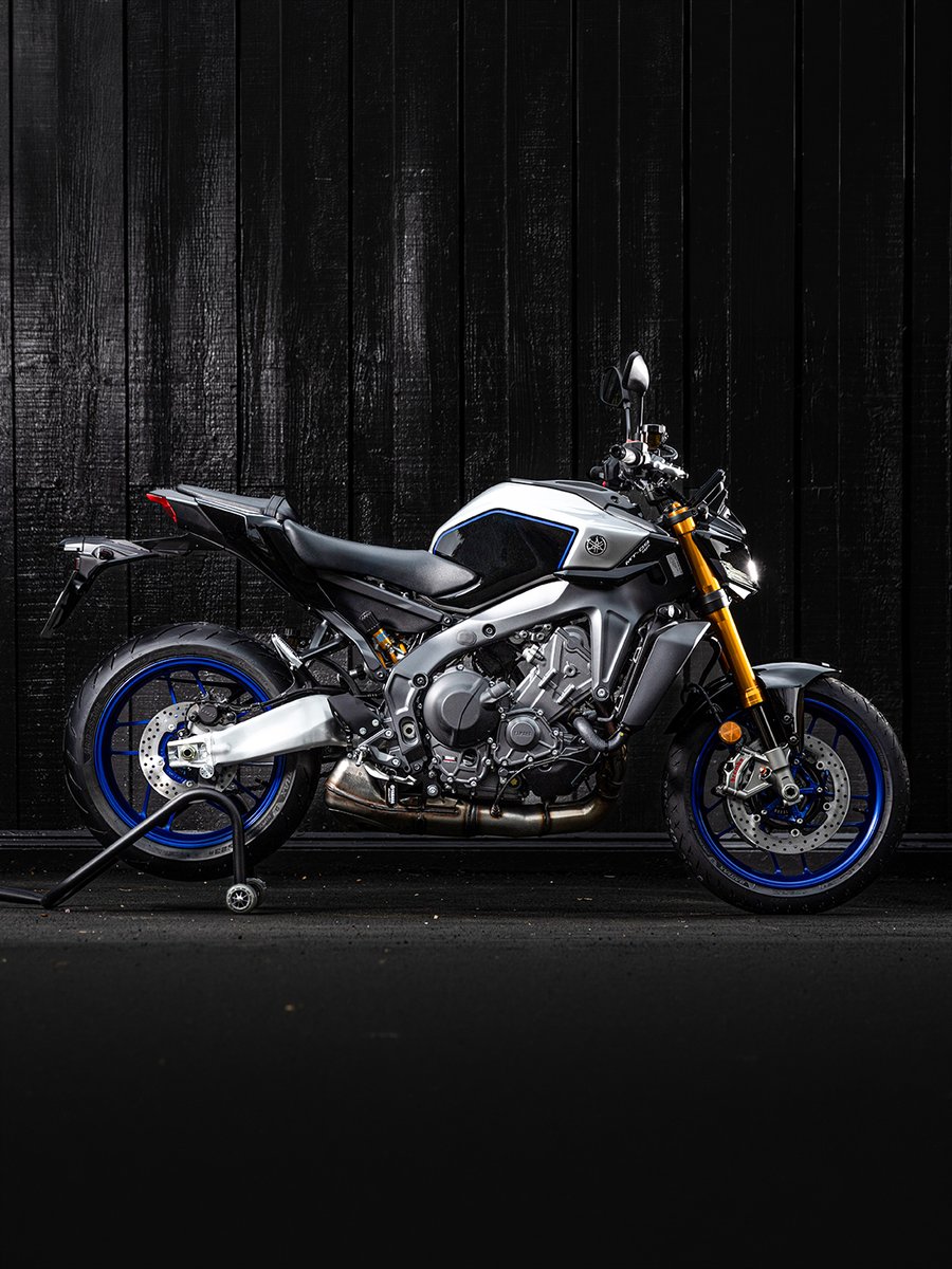 YMUKofficial's tweet image. Where darkness meets detail. 
 
Öhlins rear suspension. Brembo Stylema stopping power. SP-exclusive finish. 
 
MT-09 SP 😈 
 
#Yamaha #Motorcycles #UKBikers #MT09