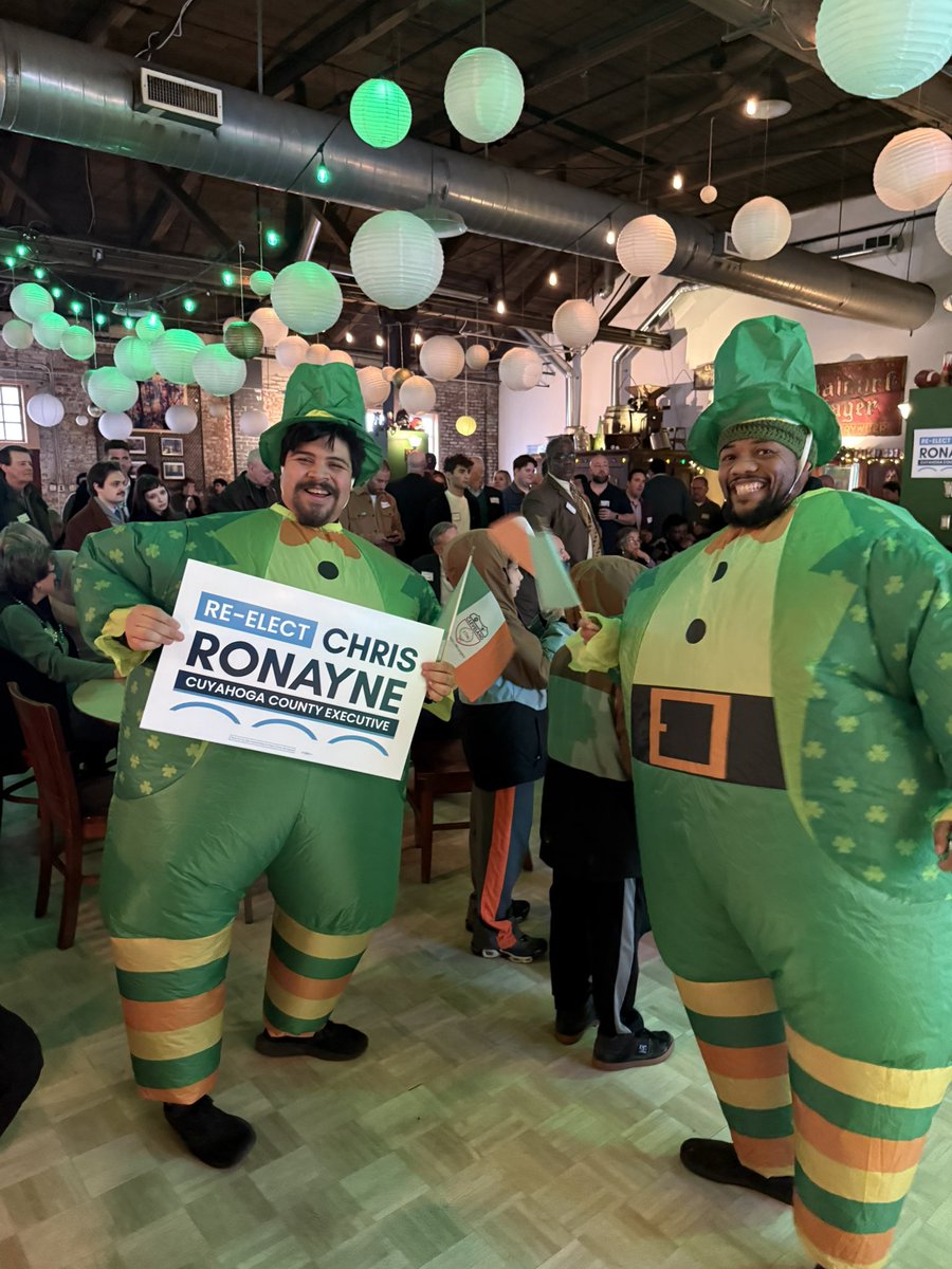 chrisronayne's tweet photo. More scenes from our County Cuyahoga St. Patrick’s Day kickoff party @ForestCityBrew last night. Next up: Ohio’s oldest St. Patrick’s Day Parade Tuesday March 17 kickoff on Superior @ 1:04. A #CLE tradition since 1842. See you there! 🇮🇪 Happy St. Patrick’s Day all ☘️ ☘️ https://t.co/H5y70vKs36
