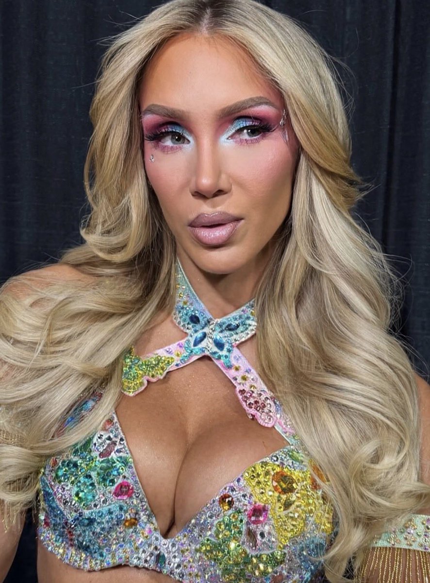 Charlotte Flair tweet media