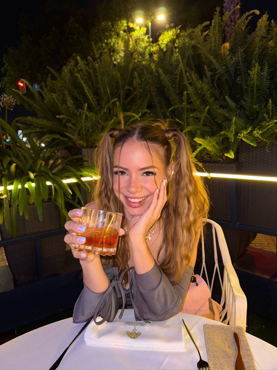Natalia Yummy tweet media