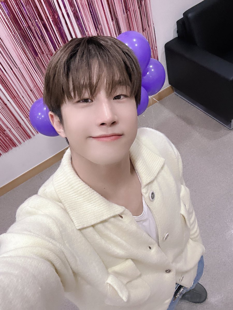 HBD 진우시💚
#우리최고의리더_진진_생일축하해 #JINJIN