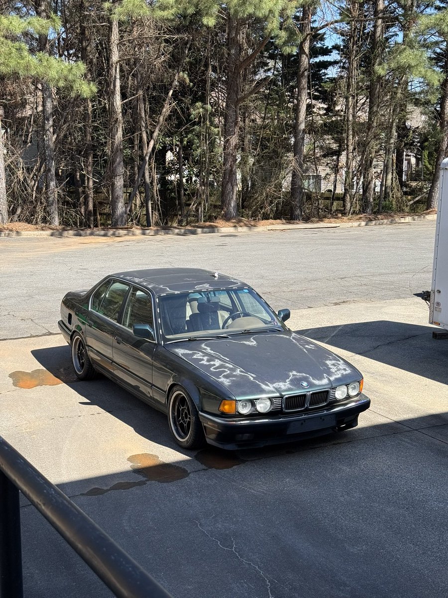 You can keep the rari I’d rather have a 1994 BMW 740iA 6 speed swapped and a missing gas door 👍🏽