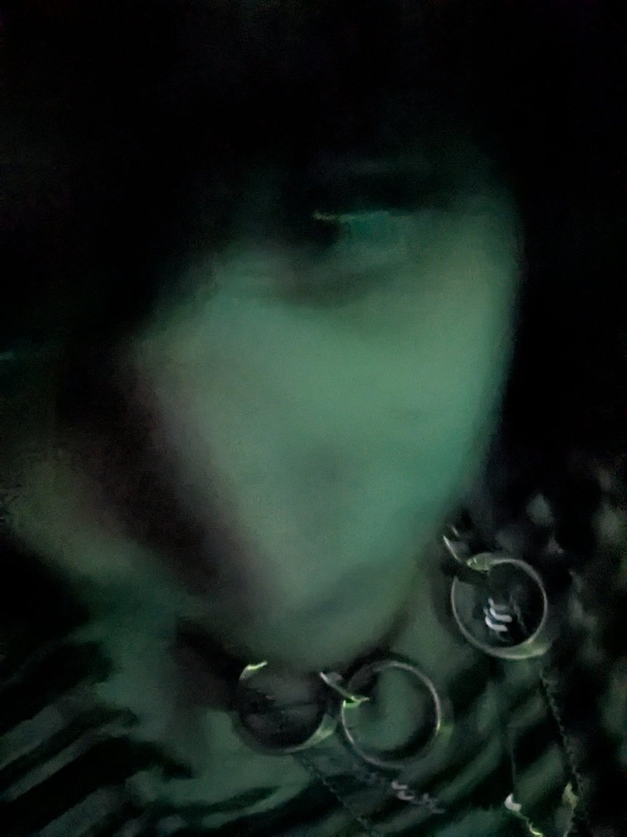 bethany!!!! 🎷🦒 tweet media