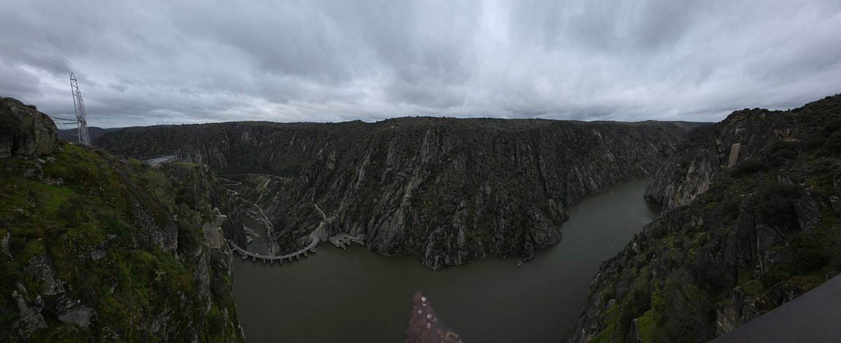Seat600Cantabro's tweet photo. Imágenes de la Presa de Aldeadavila y el Mirador del Fraile, con unas vistas impresionantes. https://t.co/byEiZV76KS