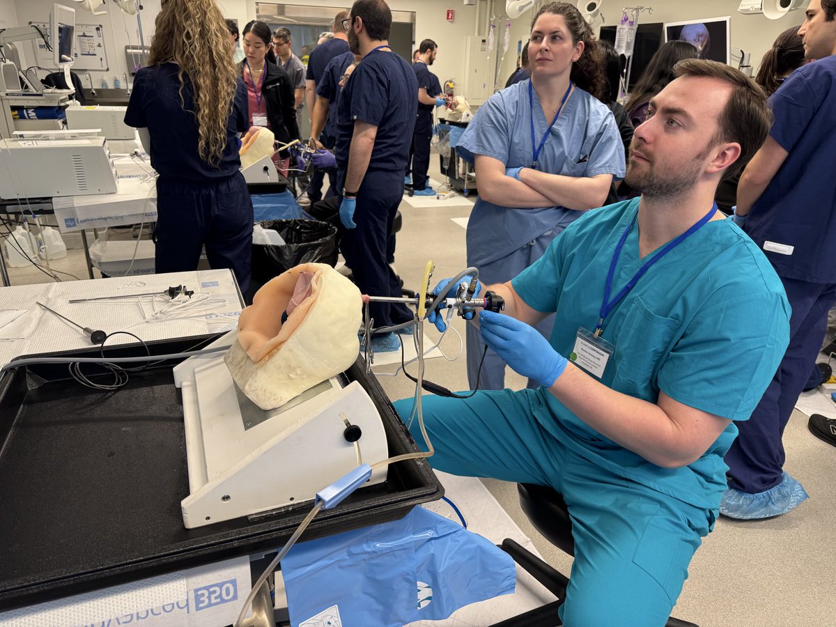 UTHUrology's tweet photo. Residents @hunterhasley and @asherkgeorge polished their skills in endoscopic management of bladder cancer this weekend at @Olympus_Corp TURBT course with @bbmdmsk @DrJohnSfakianos @JoshMeeks! https://t.co/PfRJQmInOL
