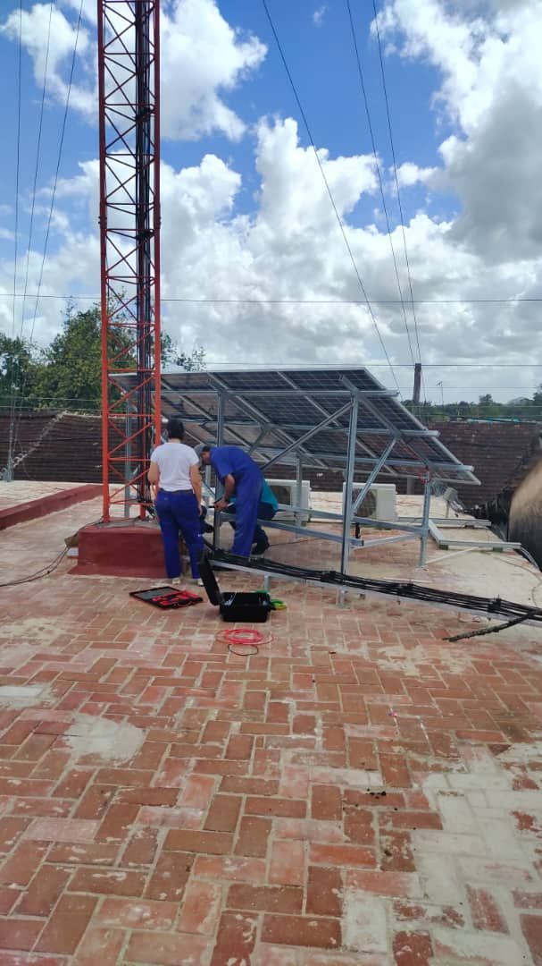 #MatancerosEnVictoria favorecidos con la instalación de sistema fotovoltaicos:
📌 Cárdenas (Fructuoso, 13 Marzo 1 y 2)
📌Matanzas (Bacunayagua, Mocha)
📌 Jagüey (Torriente, Agramonte)
Se continua incorporando sitios para mejorar los servicios a la población 
#EtecsaConCuba
