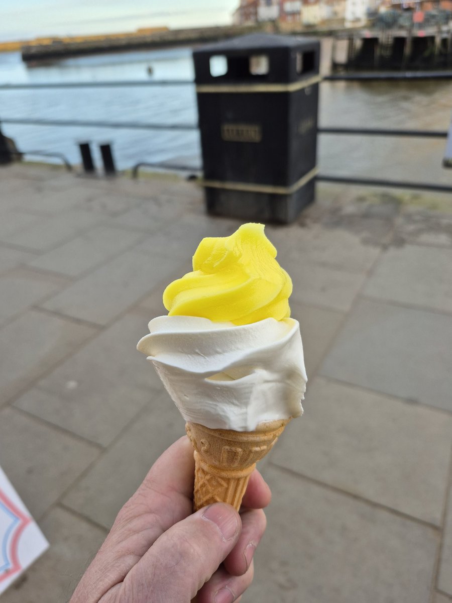 olde dude decorating tweet media