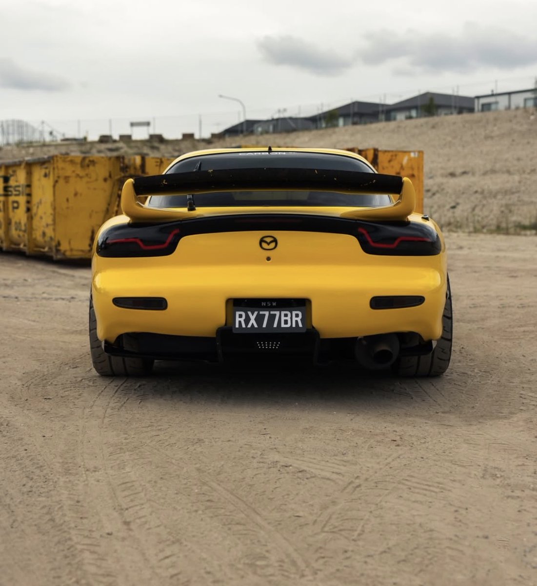 kingsofjdm's tweet photo. Something about a Yellow FD 💛🇯🇵✨ https://t.co/mvpwRLovfN