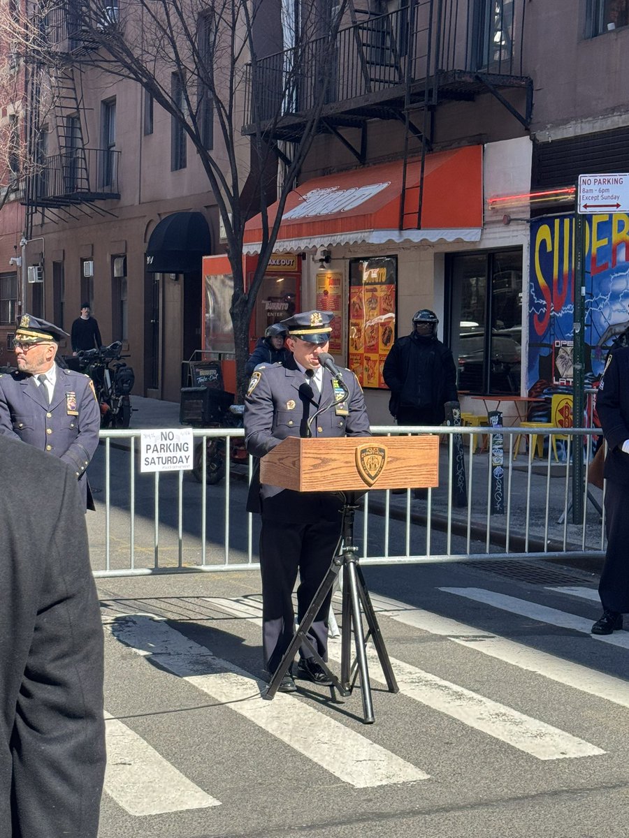 NYPD 6th Precinct tweet media