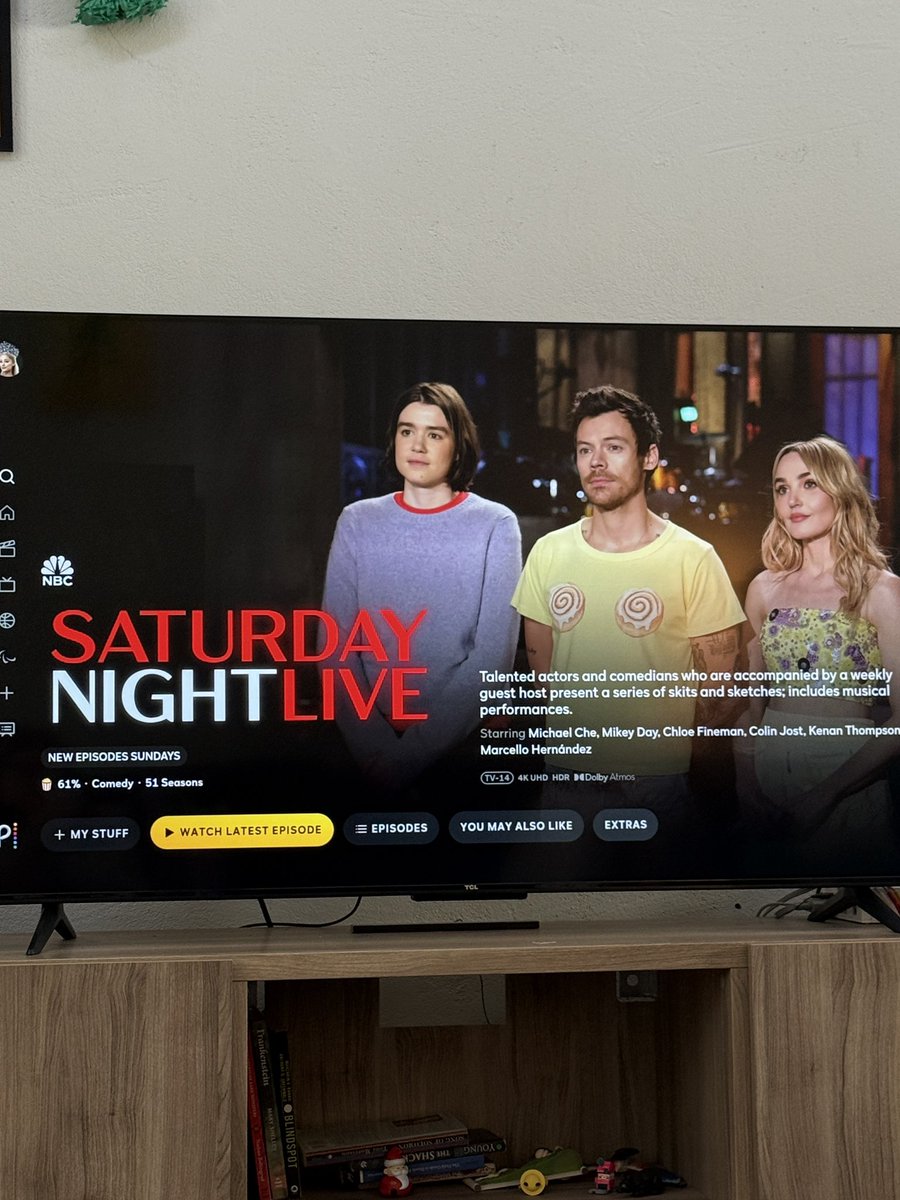 occasionaldsco's tweet photo. damn who’s that sexy man on my tv https://t.co/Z4Ypfx4zic