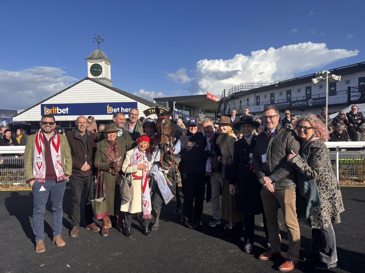 jamiesnowden's tweet image. #GitMaker runs a belter to be 3rd in the #MidlandsNational under @GavinSheehan92 for @saalracing @UttoxeterRaces which puts our seasonal prize money over £1m which is another career best. #TopTeam @Alexwalters89 @BetVictor