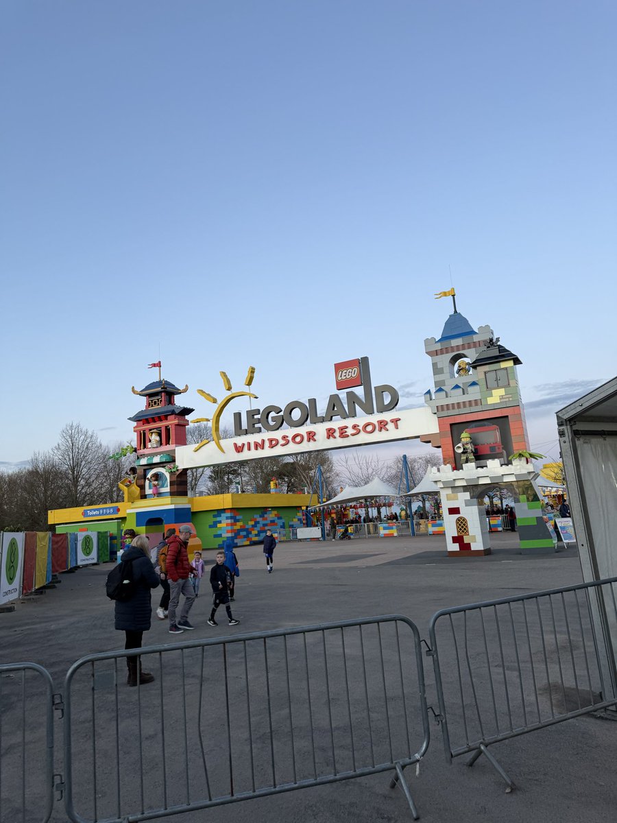 Ross McDonald tweet media