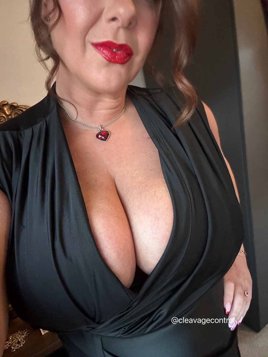 JuicyJess 🍉😈 tweet media