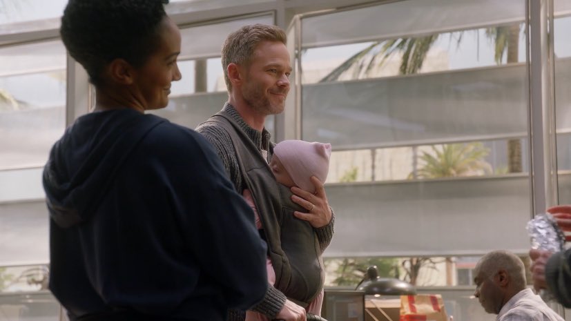 angela junior tweet media