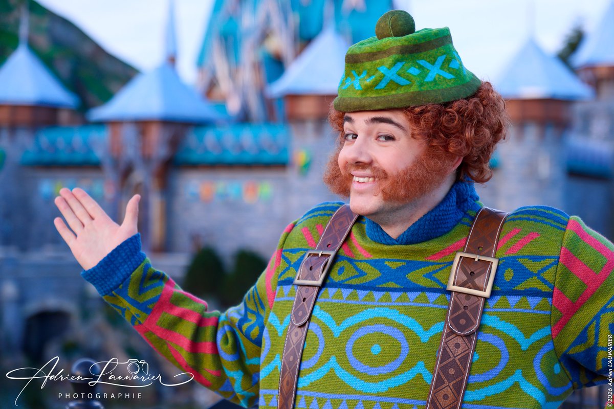 adrienlauwarier's tweet photo. ❄️ LE MONDE DE LA REINE DES NEIGES & ADVENTURE WAY ✨
J-15 Avant l'inauguration de Disney Adventure World et l'ouverture du Monde de La Reines des Neiges... 🎉🎆
Meet Oaken, Mossie Le Bébé Troll, Minnie et la Fanfare Disney 🎺🎶
#DisneyAdventureWorld ✨ #WorldOfFrozen ⛄️ #AdventureWay 🌺 #DisneylandParis 💫 #DisneyParks
📍Parc Walt Disney Studios (Disney Adventure World), World of Frozen & Adventure Way @DisneylandParis  Paris

📸©2026 @adrienlauwarier