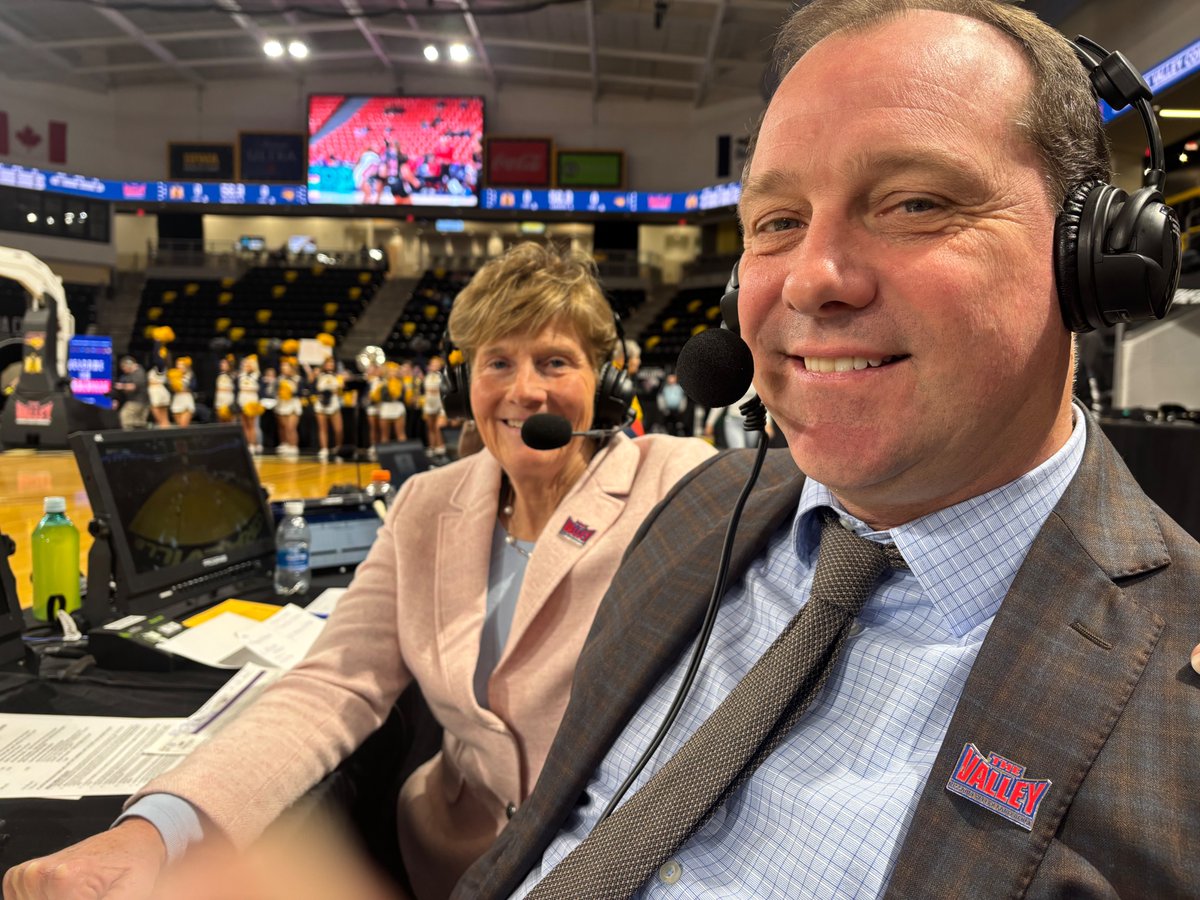 mahonsports's tweet image. Catch semifinal round action of #CreditUnion #MVCWBBTournament @ESPNPlus @ 1:30 pm CT today  as #1 seed @RacersWBB plays #4 seed @UNIwbb followed by 4pm game with #3 @RedbirdWBB facing #10 seed @UEAthletics  @XtreamArena in Coralville,IA with @SWarmann @LauraLeonard31 on the call