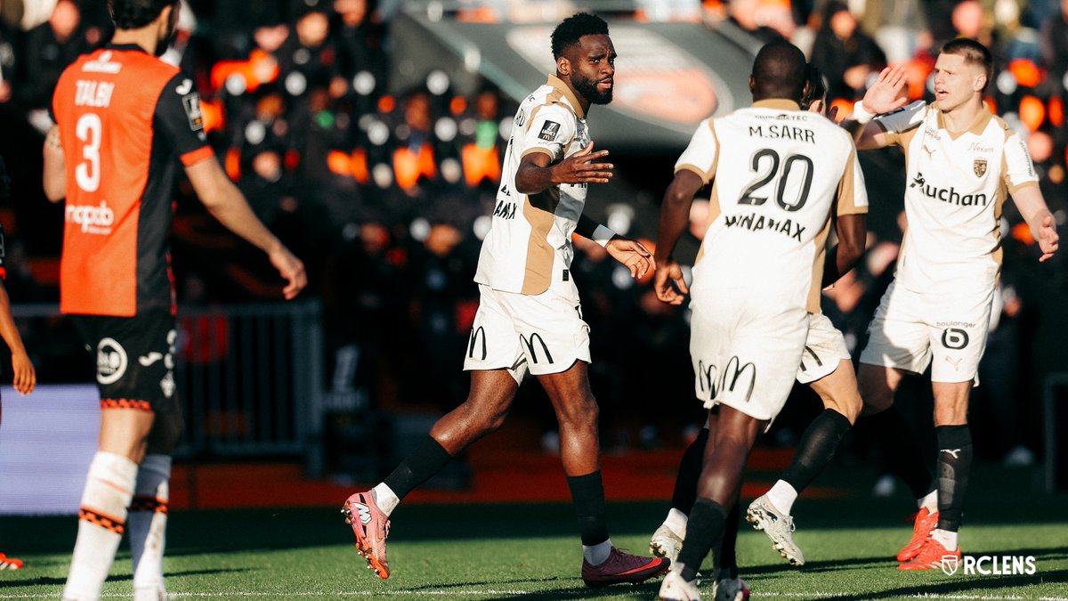 RCLens's tweet image. Odsonne Édouard, numéro 𝟏𝟏 ⚽️

L'attaquant lensois a inscrit son 𝟏𝟏𝒆 but en Sang et Or, son 10e en @Ligue1 cette saison. 

#FiersDEtreLensois #FCLRCL