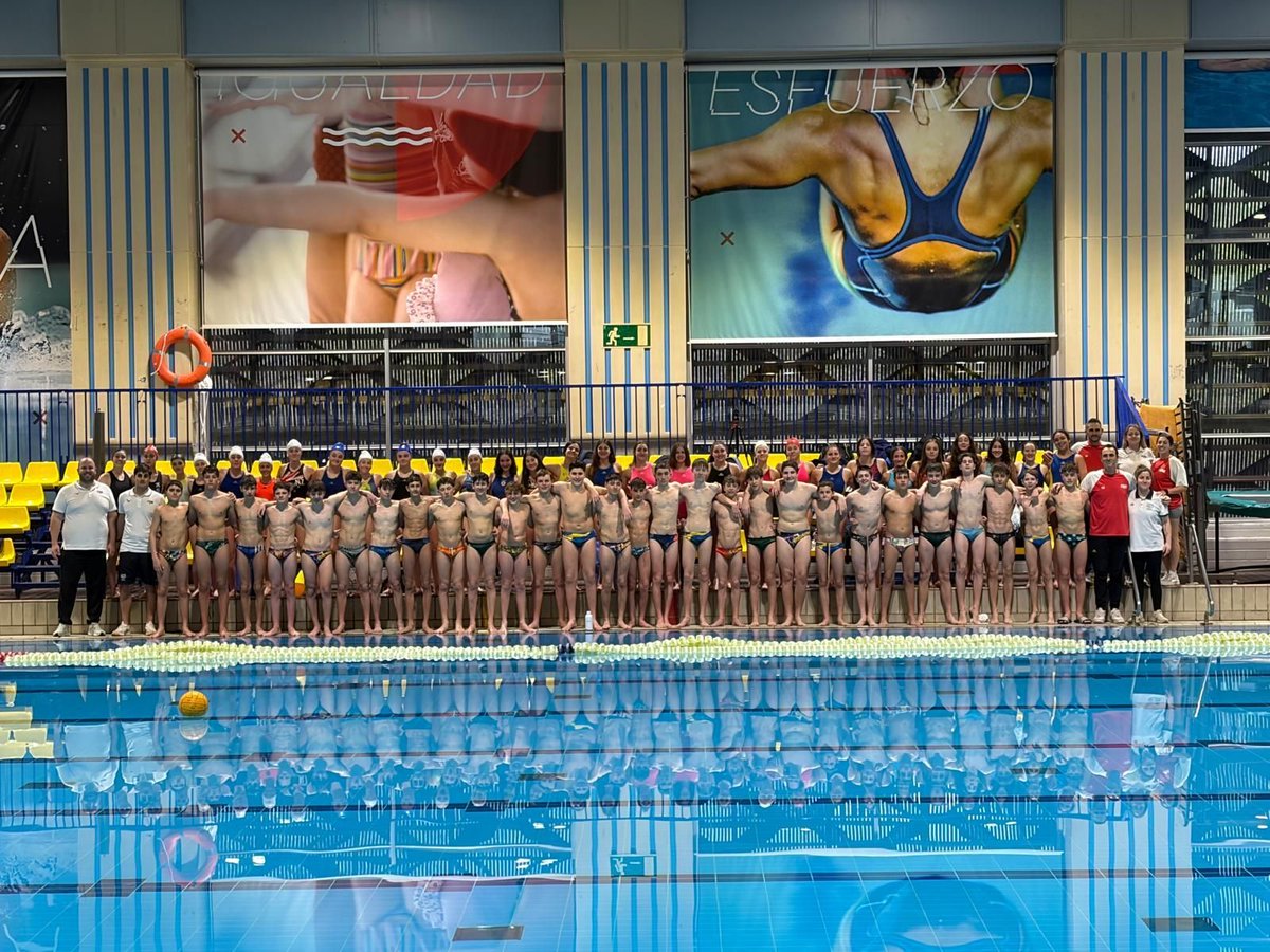 💧🤽‍♂️ Dos días de aprendizaje, convivencia y waterpolo del futuro
Este fin de semana nuestros jugadores y jugadoras del Plan de Tecnificación de Waterpolo FAN 2025/2026 han vivido una experiencia extraordinaria en Madrid,