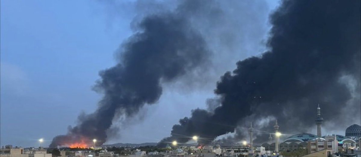 's tweet image. ╭━━━ 🚨⚡️ BREAKING ⚡️🚨 ━━━╮
🇺🇸🇮🇱🇮🇷 Visuals from Isfahan, central Iran, following heavy U.S. and Israeli airstrikes