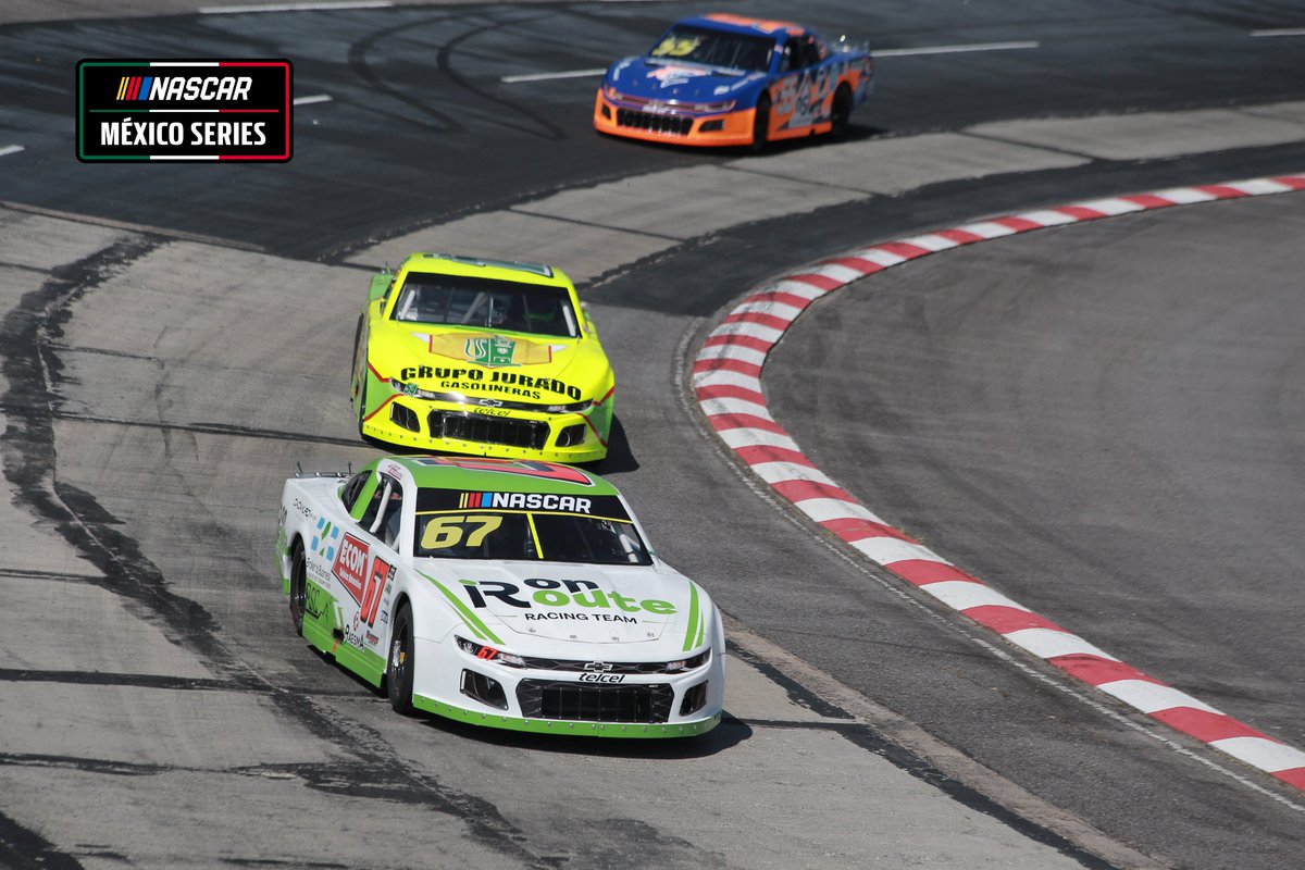 NASCARMex's tweet photo. El color invade la pista del Súper Óvalo Potosino⏱️

#NASCAR #NASCARMéxico #NASCARMex #NASCARMx #LaPotosina200 https://t.co/eDVQRC0YTm