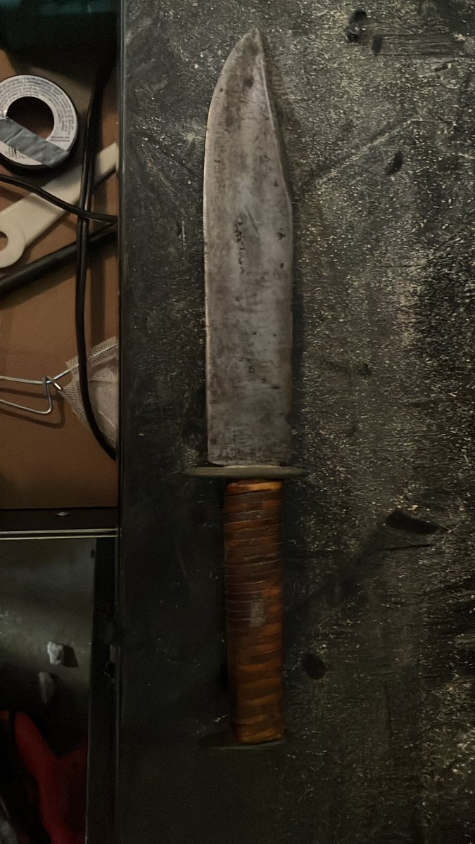 WolverineGTV's tweet photo. @TheAKGuy hey boss! If you had questions about historical knifes who would you turn too? My grandpa passed and supposedly this is great grands. https://t.co/zeyJkRcZLm