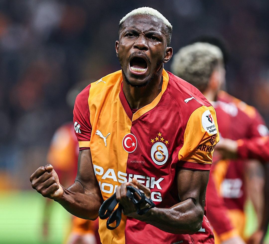 afrikafutbolu1's tweet photo. Şöyle bir forveti prime döneminde Süper Lig'de izlemek büyük bir ayrıcalık.

İnsan falan değil ya... https://t.co/r01IlynPLB